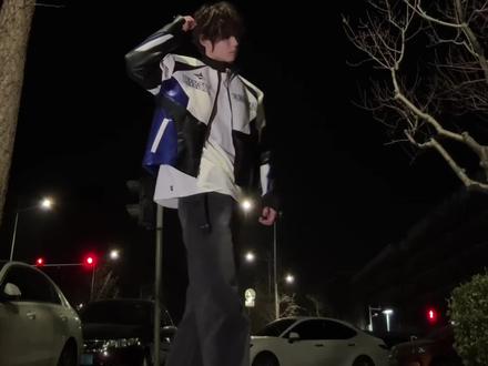 我就喜欢这种一直能让我展示侧脸的舞 #抖音年味舞蹈大赏