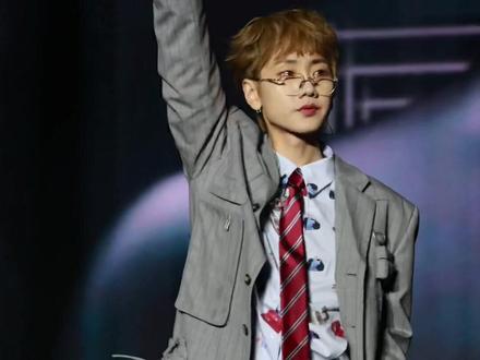 蹦蹦跳 心蹦蹦跳#汪苏泷 #向全世界安利 #我的追星日记 #西装杀