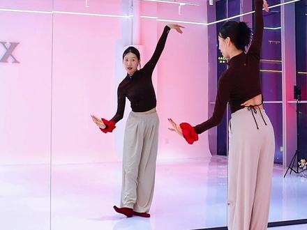 跳上瘾了,快来学习这个超简单的邯郸学步 #古典舞 #翻跳 #一学就会系列 #中国舞 #零基础教学