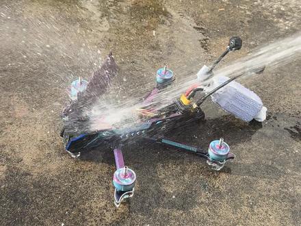 防水测试#天剑J5V2防水 #闪飞FPV模型