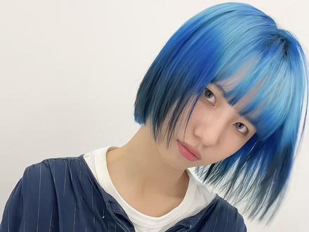 日系少女风 漫感发色 小清新 二次元
蓝色爆顶染➕浅蓝色 动漫感十足.
#上海染发
#超飒短发女生
#夏日发色
#附近哪里做头发好
#同城美发店推荐