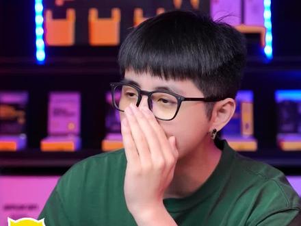 苹果终于出高刷了,自适应高刷到底是什么?#苹果 #手机 #高刷新率屏幕 #iPhone