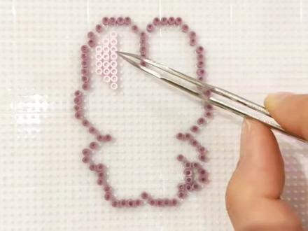 客人小姐姐拼的很快,超级可爱的毛绒绒小兔子拼豆来咯#拼豆 #我染上了拼豆 #拼豆图纸