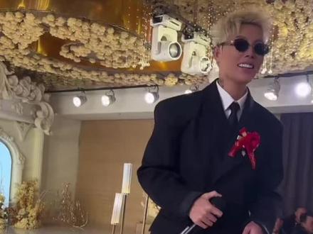 #新婚快乐 好听好听,也㊗️左左锦龙新婚快乐幸福满满🥰最好的你们。孙凯乐好帅😎