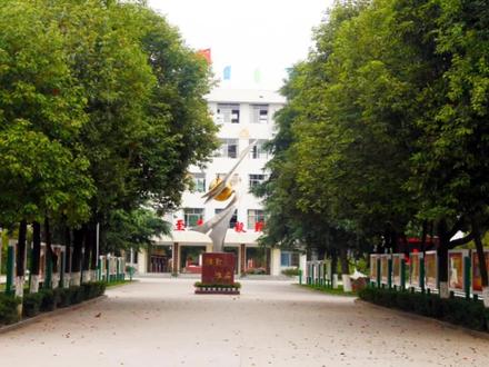 #高中毕业季#城固一中2022届毕业纪念。从早到晚,日复一日,生活单调且充实。愿故人不散,愿结果遂愿,愿有缘相见。