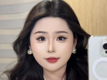 新手可以看清楚每一个细节的化妆教程来了~ #新手化妆教程#妆教#化妆教程 #方圆脸妆容 #化妆技巧