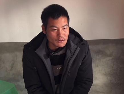 刀疤哥差点号都不要了 我相信他真的可能会这么干😭#刀疤哥 #荒野求生 #七星山荒野求生 #老六荒野 #七星山骆驼杯