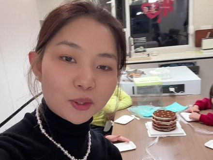 好姑姑上线!姐妹们链接下单找我哦#鹿泉美食#巧克力草莓 #鹿泉廖朵朵 #千层蛋糕