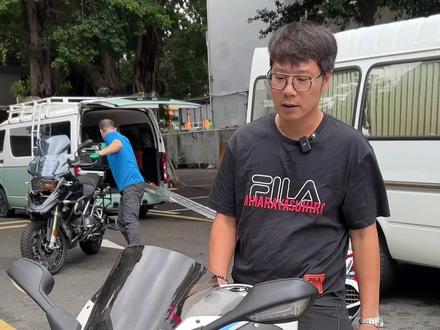 #s1000rr 普版喜欢宝马摩托的有吗?帅不帅#性价比高的摩托车推荐 #二手摩托车 #关注我圆你机车梦 #每个男人都有一个机车梦
