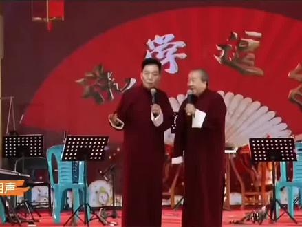 确实难翻译😂 #水鸡兄 #杨展明 #潮语相声 #演出现场