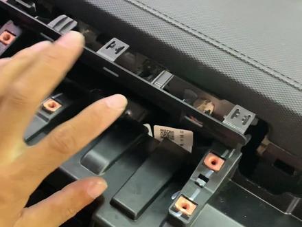 五菱星辰中控怎么拆,五菱星辰中控拆装方法。五菱星辰主机怎么拆,主机在哪里