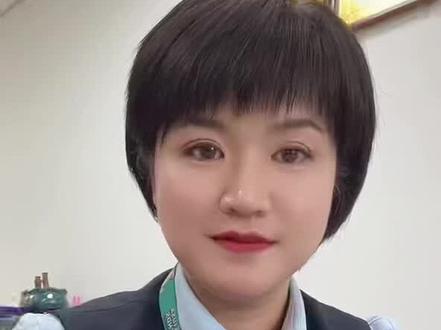 #我已到岗在线上班 #银行小姐姐 招牌银行卡,你办了吗?