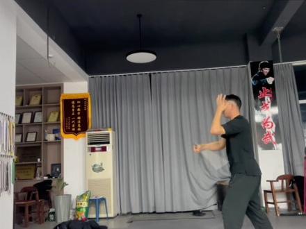 李小龙双节棍打乒乓球,到底是不是真的?