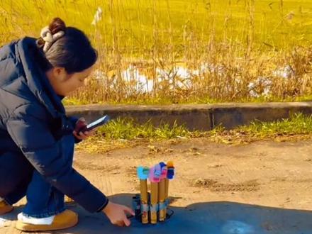 七彩旋转风车纸二踢脚炸爱心卡纸过年玩具旋旋飞新款炸纸快速降解#阻燃纸 #过年 #新年快乐 #种草 #好物推荐