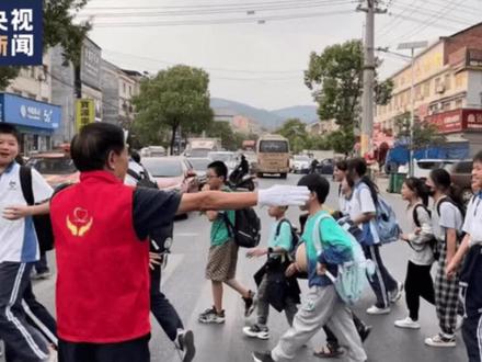 感动中国——为师者一生的坚守#原创作品 ##我爱你中国 #国庆节绘画 #画画 #爱我中华 #为祖国点赞 #彩铅画 #原创手绘 #彩铅教程 #原创