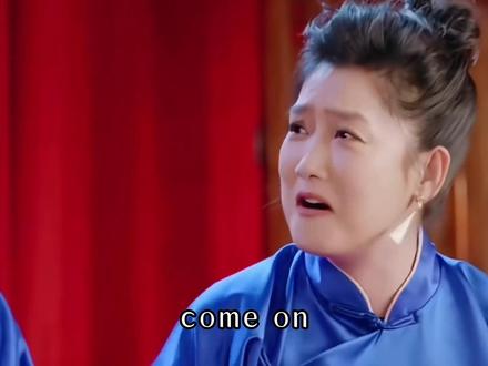 “是谁在唱歌 温暖了寂寞”凤凰传奇杭州演唱会现场前排实拍!#凤凰传奇 #玲花 #曾毅 #自由飞翔 #凤凰传奇杭州演唱会