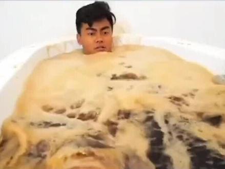 #仟枼学堂 “可乐=硫酸”引起恐慌,你还敢喝吗?#科普