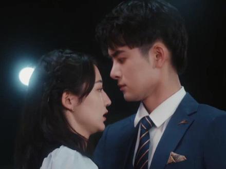 大雾四起偷偷藏匿,我在无人处爱你#初恋是cv大神 #好剧推荐