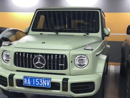 奔驰大G和路虎卫士停在一起,你更喜欢哪个#奔驰大g #奔驰g63 #路虎卫士 #路虎卫士110 #杭州万象城拍车