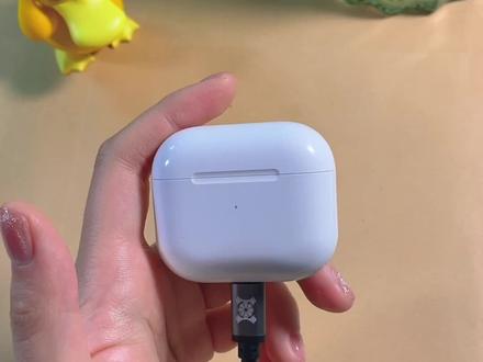 #airpods 有些小伙伴不知道怎么查看airpods充电仓的电量 这期视频告诉你怎么正确查看充电仓的电量#苹果耳机 #使用技巧 #耳机