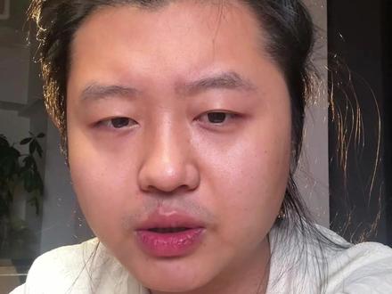 索图大舞台开始卖货了?索图要塌房了? 索图如果在大号卖其他产品 我一样会鄙视 毕竟他说过不在大号卖货 但他卖的偏偏是奉节脐橙 而且是在他明知道会被这么多人议论的情况下去做这件事 反而让我钦佩他 虽千万人 吾往矣 #索图大舞台 #索图