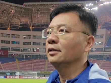 “湘超”益阳队主教练贾宏赛后接受采访:#益阳 队是我引以为傲的队伍 #湘超 #湘超超好看益阳更好玩