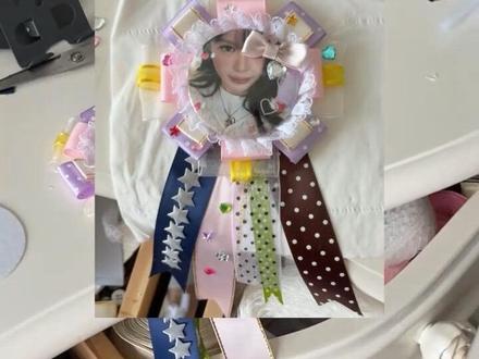 就把它送给你们朋友吧!!! 爆火的胸花教程来了
get了材料包的宝宝们跟着做#diy手作日常 #超绝手工作品 #胸花教程 #胸花制作