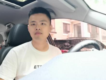 加油站旁自动洗车机能用吗?会不会刮伤车漆,老司机演示给你看