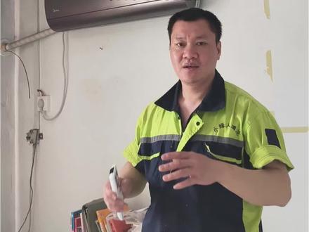 空调闲置一年了,不要直接用,只需这两个按键,就会开启自清洁功能#空调清洗 #美的空调 #临清家政张师傅 #生活小技巧 #原创视频