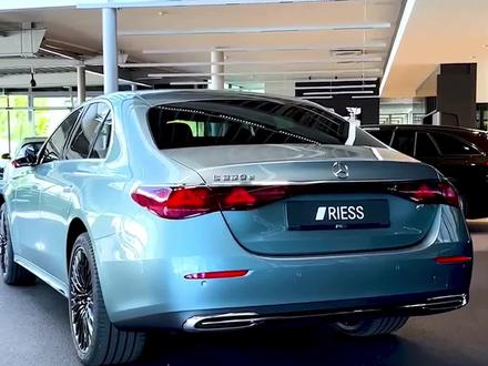 全新2024款奔驰e级豪华立标车型
兼顾优雅与高贵,车身线条雍容华贵,新e新5你会怎么选?#奔驰e级#宝马5系#奥迪a6l#530li#e300l