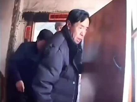 那一天 全村打麻将都输了,
黑龙江五常高丽井村由于广义拍摄的《跳大神》纪录片#历史影像资料 #东北纪录片 #转载 #转载视频非原创