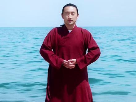 跟李老师一起练习八段锦,养身又养心。#八段锦 #八段锦全套 #李在峰 #八段锦展演
