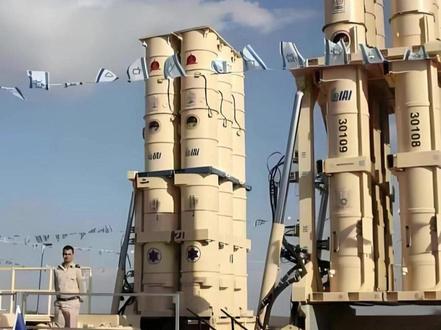 伊朗“杀招”曝光,以色列的反导系统,根本拦不住也拦不起?2 以色列的“钢铁苍穹”,怎么就成了纸糊的?2026年4月6日深夜,伊朗导弹呼啸着砸向以色列海法,火光染红了整个海湾,可让人颠覆认知的是——以色列引以为傲的多层反导系统,全程沉默,一发拦截弹都没打出去。不是拦截失败,不是反应不及,而是主动选择“不拦”。一座承载着以色列三条生存命脉的城市,为何连一枚拦截弹的“保护资格”都没有?这场零拦截背后,藏着的不是战术失误,而是足以改写现代战争规则的系统性危机,更是伊朗与以色列军事博弈的终极摊牌。#硬核深度计划#全球创作者计划#零基础看懂全球#时代的荣耀#以色列