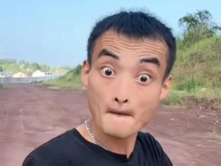 当年十成功力的公鸡阔 #南充坤哥 #气质哥 #阔 #公鸡阔 #弹谷子 @文镜达