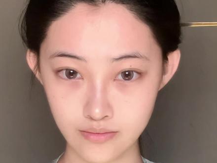 青玉案|淡而不寡中式妆容教程 #一人一个发光法宝 #抖音美妆春夏宝藏 #motd #新中式 #清冷感