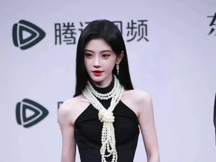 #锐评 #星光大赏 #感谢以上明星出场
星光大赏锐评 仅个人观点 勿喷