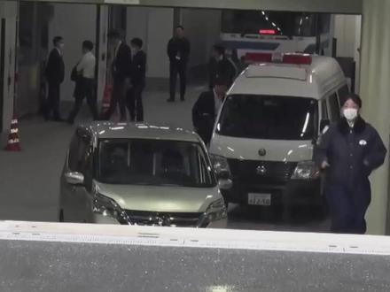 自卫官持刀闯馆的背后,是日本扩军鼓噪“存亡危机”与“靖国史观”的全面渗透 #日方回应自卫队人员强闯我大使馆 #持刀闯馆威胁杀人 #日本极右翼思潮下的危险行动