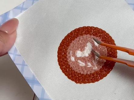 立体拉花咖啡拼豆来啦!! 立体拉花拼豆原创:🍠没有晚安曲
#立体拼豆 #手工 #我在抖音玩拼豆 #拼豆咖啡拉花 #我染上拼豆了