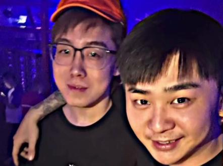 斩虍陈泽有车不坐 两人非得抱着坐#斩虍#陈泽