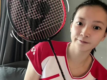 适合女孩子的🏸羽毛球拍挑选指南