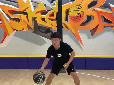#篮球 你知道什么是运球三威胁吗?跟着KBT练习这2组动作,让你的突破拥有更多变化! @抖音小助手