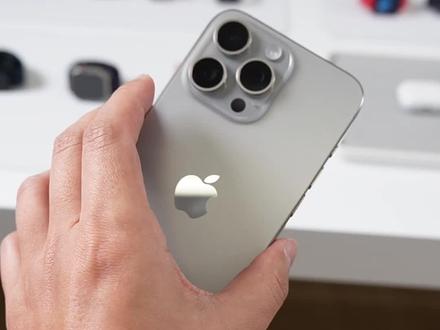 iPhone15 Pro能玩刺客信条?光追表现!到底如何?
「刺客信条:幻景」
「4亡搁浅」
「生化危机4:重制版」
「生化危机8:村庄」
根据苹果秋季发布会所示
预计今年年底到明年年初
这四款3A大作游戏
就能在iPhone15 Pro、iPhone 15 Pro Max 上正式游玩了!
我跑了一下「暗黑破坏神:不朽」
效果见视频吧
#苹果 #游戏手机推荐 #iphone15pro #iphone15promax #苹果新品