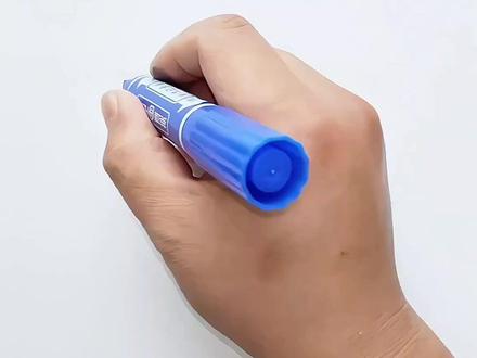 🚡 索道指示标志~简笔画教程,简单又好记 索道指示标志绘画步骤:
①先画一个大方框
②里面画上缆线
③然后画上索道缆车
索道指示标志就画好啦!✨ 安全小提示:乘坐索道时要听从工作人员指挥,排队有序上下,坐稳扶好哦!跟着步骤画一画,边画边学实用小知识#幼儿简笔画 #儿童绘画 #出行注意安全 #简笔画教程 #宝宝学画画