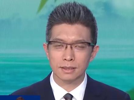 【朱广权诗意解读“夏至是什么”】朱广权:夏至是花开半夏、十里荷花;夏至是蛙声阵阵、蝉鸣声声;夏至是一年中最短的夜。