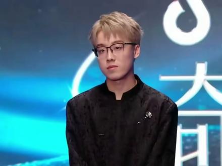 陈泽没等到五哈的嘉宾邀请,反倒把五哈总导演王征宇请了过来 #陈泽 #ok了老铁 #王征宇 #娱乐评论大赏