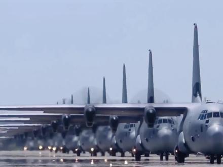 带你们看看老M最大的空军基地#一起看飞机 #航空 #视觉震撼 #热门