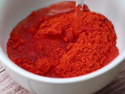 宝贝说学校的饭菜不好吃,让我给她做奥尔良烤鸡腿吃~