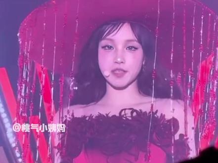 923姐妹花就这么甜过一年又一年!#白鹿 #宋雨琦 #idle演唱会 #奔跑吧 #友情