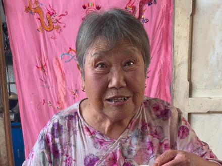 幸福是和奶奶一起吃很多饭#记录生活 #汉堡奶奶 #老年生活欢乐多