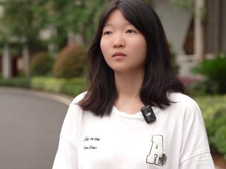 错过助学金的女孩求助校长后被资助2000元!高考后她返校致谢:“我要把这份爱传递下去”……原来爱真的会“循环”,校长的一次暖心举动,点燃了女孩的未来!